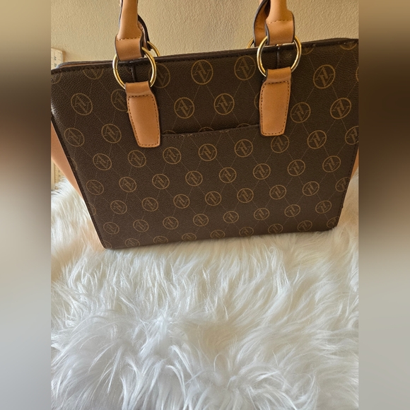 Adrienne Vittadini Studio The Signature Collection Satchel Double Handle Handbag - Picture 7 of 16